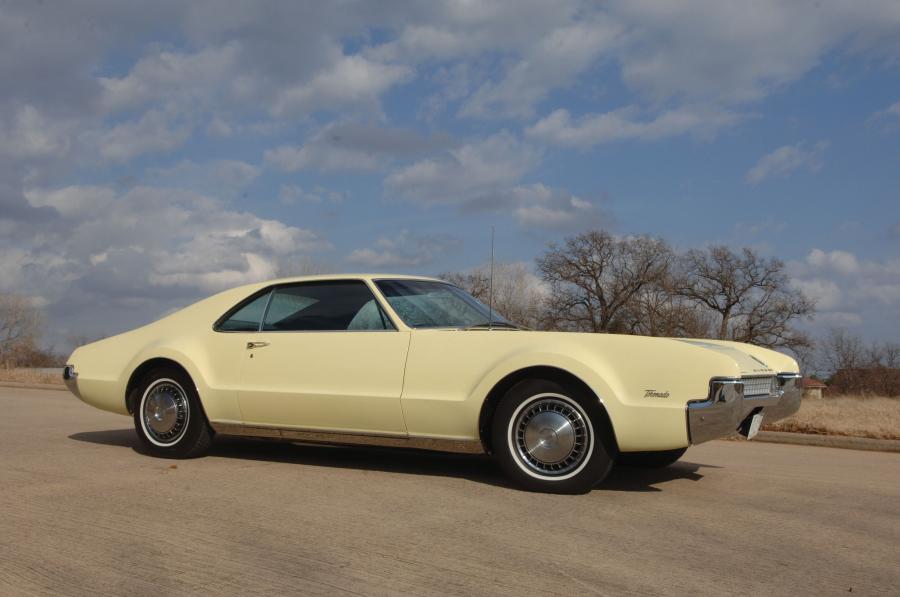  Oldsmobile Toronado 1967 года  (фото 9 из 9)